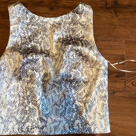 Abercrombie and Fitch — Satin Sculpt Shell Top — Snakeskin - Picture 3 of 6